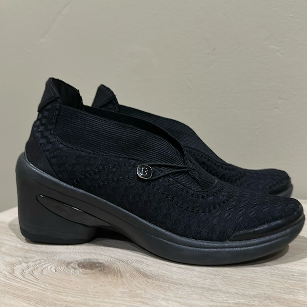 B Zees Womens Black ENERGY Flyknit Slip On Comfort Shoes size 8.5 EUC- like new